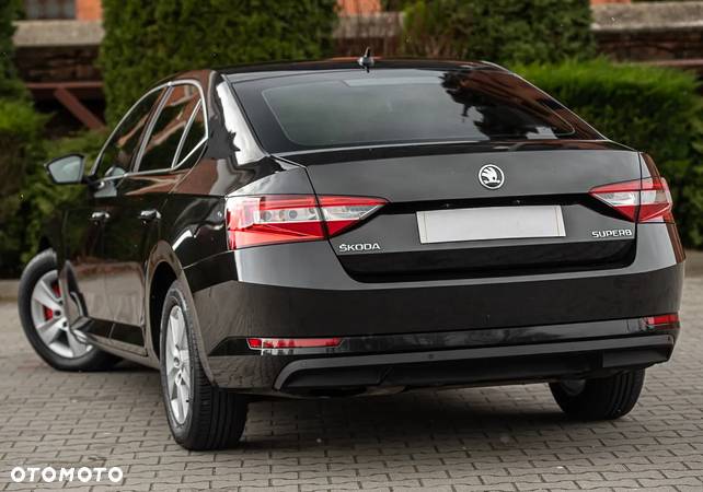 Skoda Superb 2.0 TDI DSG Active - 8