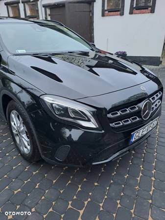 Mercedes-Benz GLA 250 4Matic 7G-DCT UrbanStyle Edition - 3