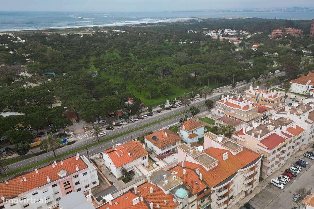 Apartamento T2 com Terraço Incrível || Costa da Caparica-32