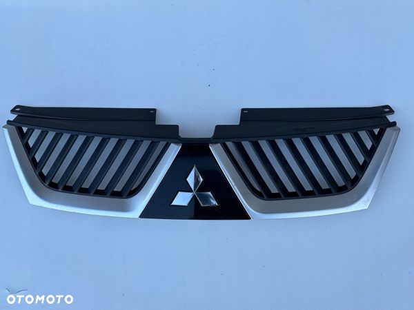 Mitsubishi Outlander 2 II lift 2007-2009 atrapa grill - 1