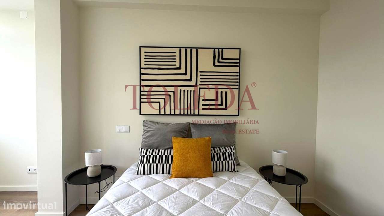 Apartamento T3 Remodelado em Benfica com terraço-31