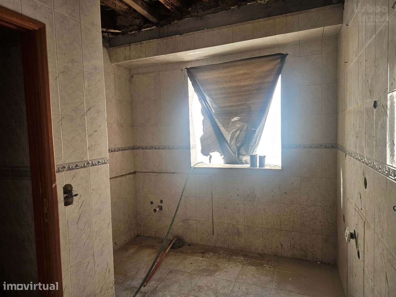 Vendo T2 para remodelação em predio totalmente remodelado-20