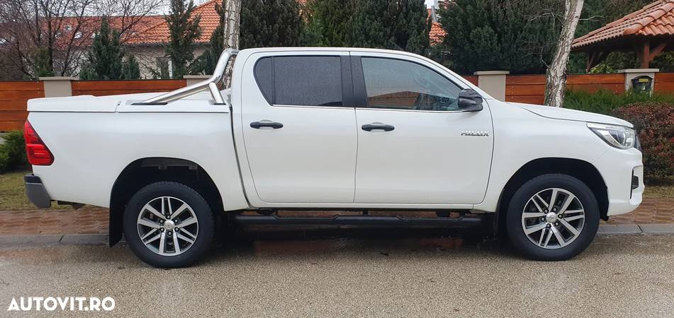 Toyota Hilux 4x4 Double Cab A/T Style - 6