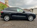 Porsche Cayenne 3.0 L - 4