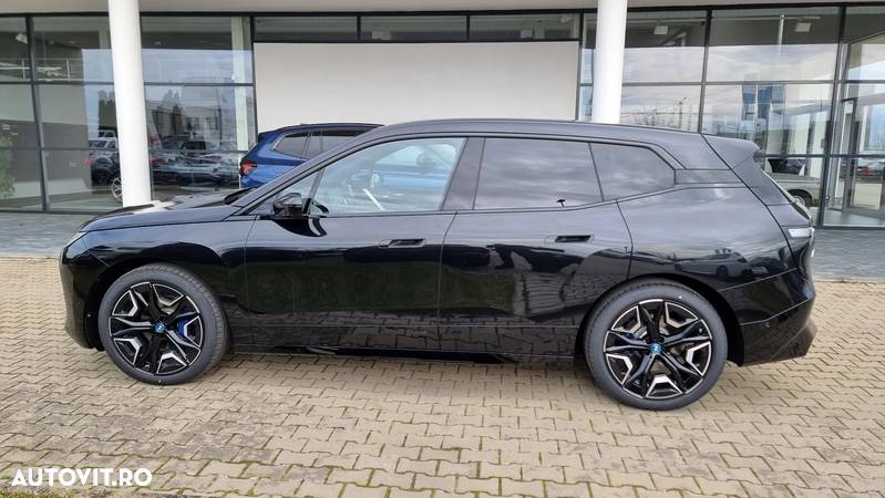 BMW iX xDrive40 - 2