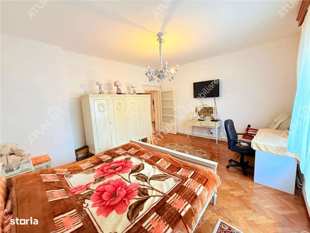 Apartament cu 4 camere la casa cu garaj terasa si curte zona Sub Arini-14