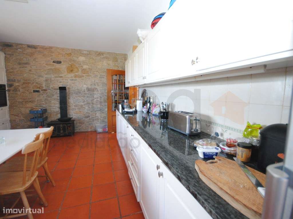 Moradia T5 em Lote Urbano de 5.135m2-50