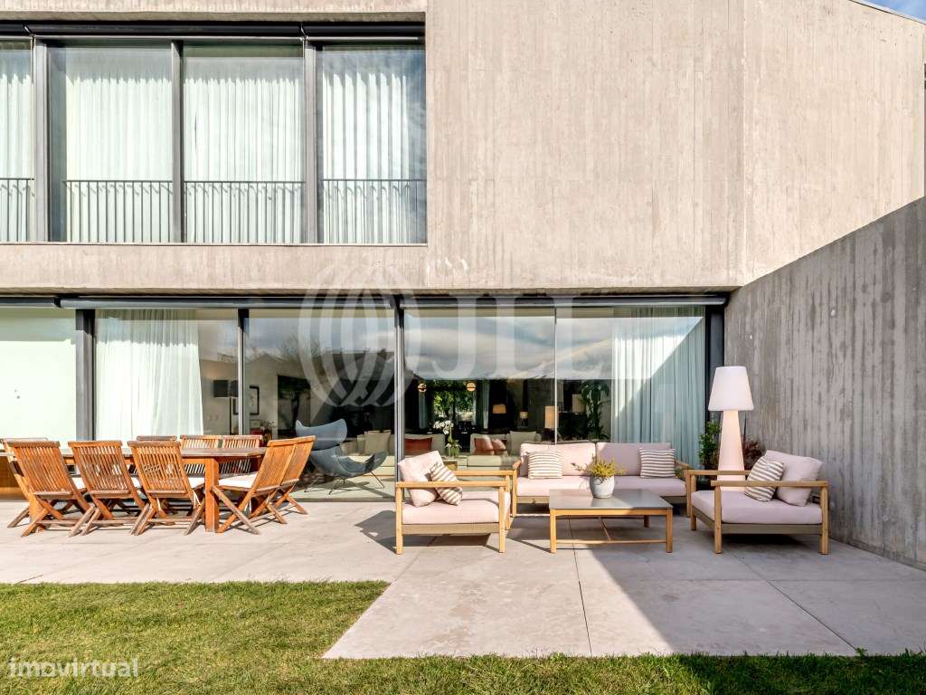 Moradia T5 em banda com piscina no Pinheiro Manso, Porto - Grande imagem: 3/36