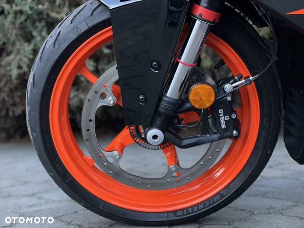 KTM RC 125 - 29