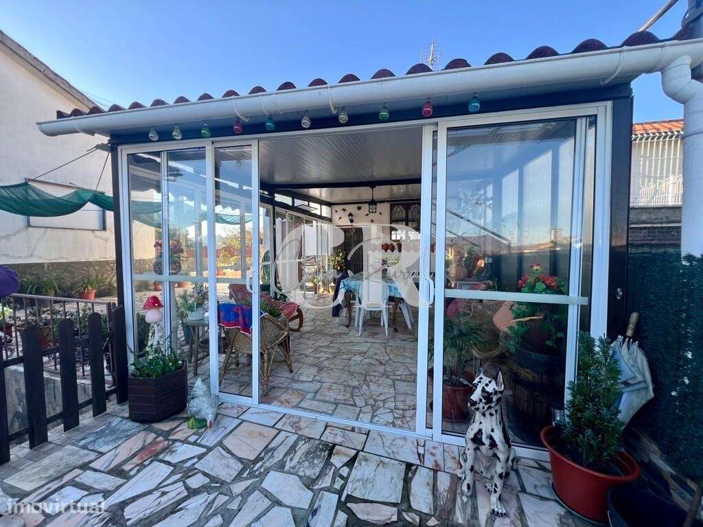 Excelente moradia térrea e independente com jardim em Arega - Figueiró-29