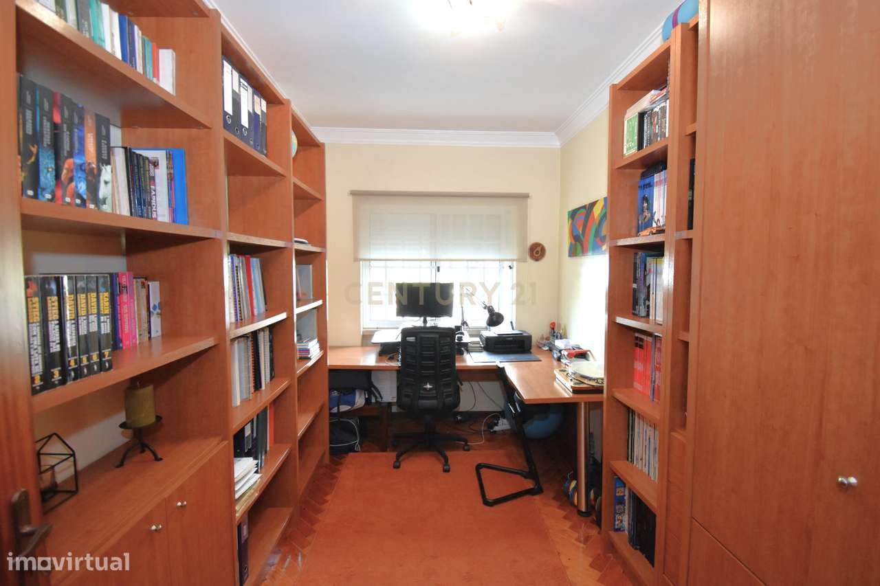 O Refúgio Perfeito entre o Mar e a Cidade. T3 Renovado na Costa da Cap-36