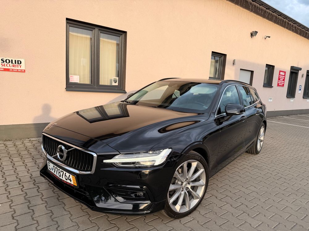 Volvo V60 II T4 Geartronic Momentum Pro 2022