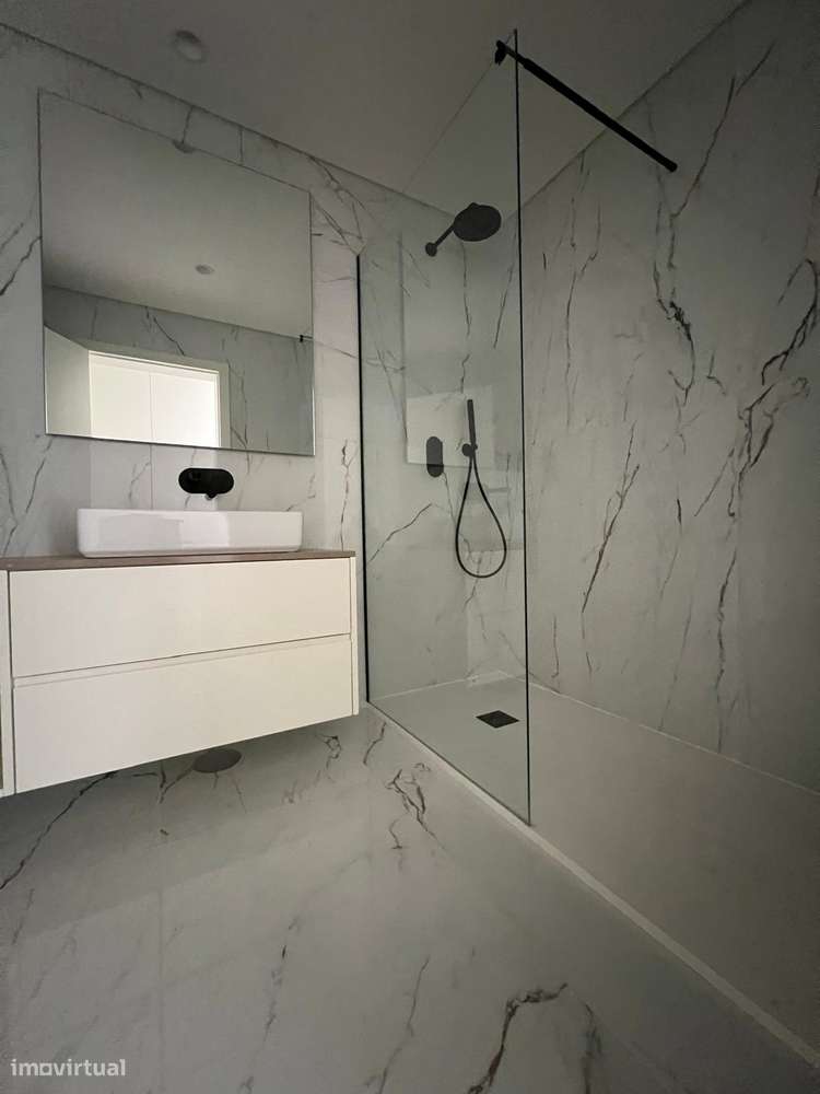 T 3 Novo V. N. Gaia  Av . República  Metro João de Deus Pronto Habitar-45