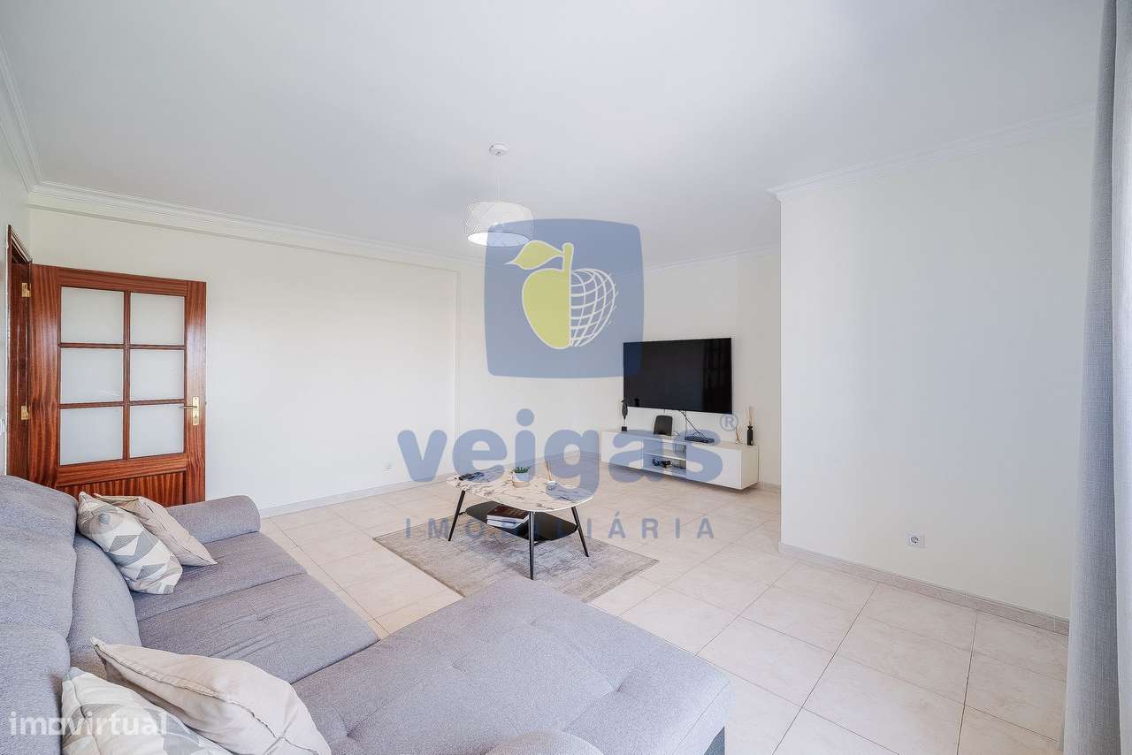 Apartamento T2 como novo, equipado e mobilado em Fitares-23