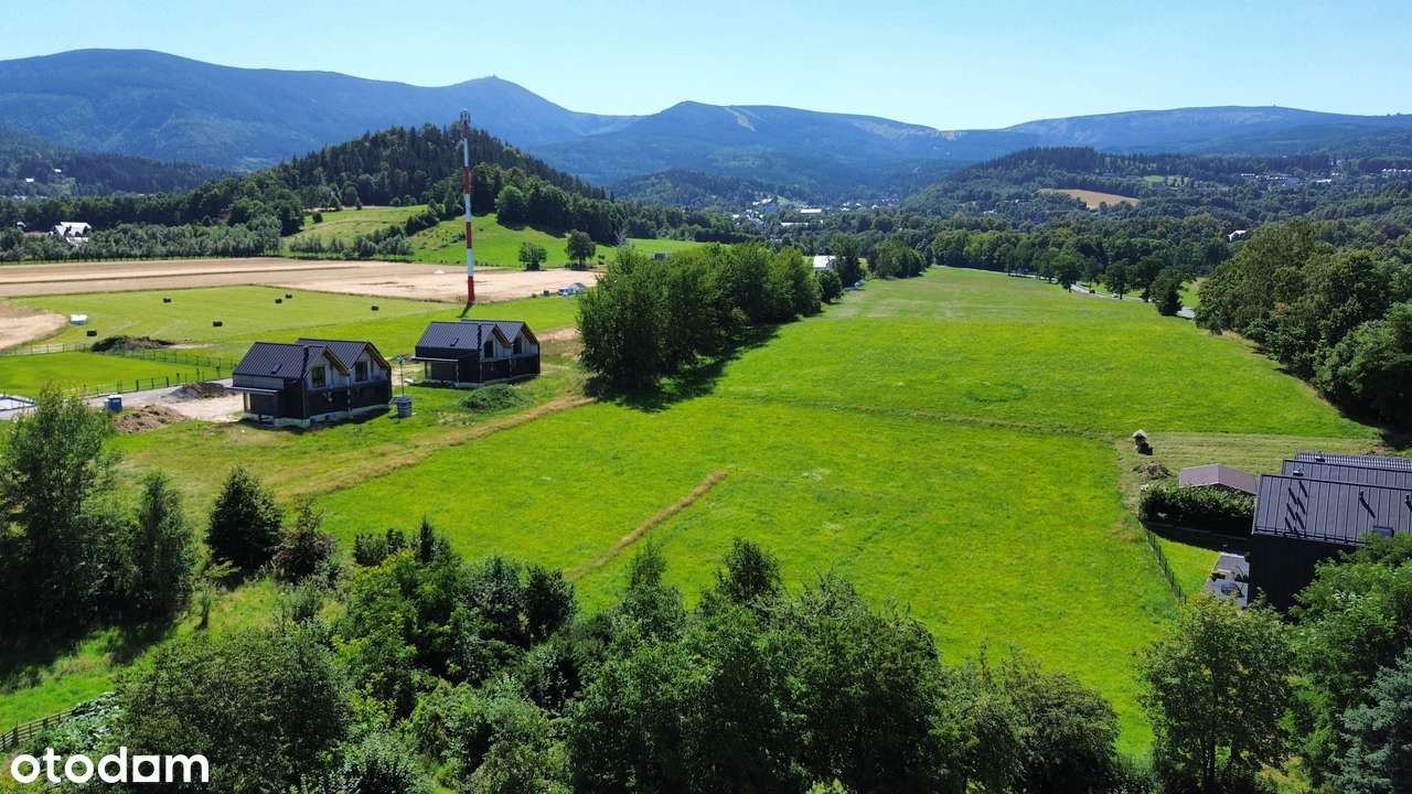 Widokowa działka  spokojnym miejscu kilka minut od centrum.-0