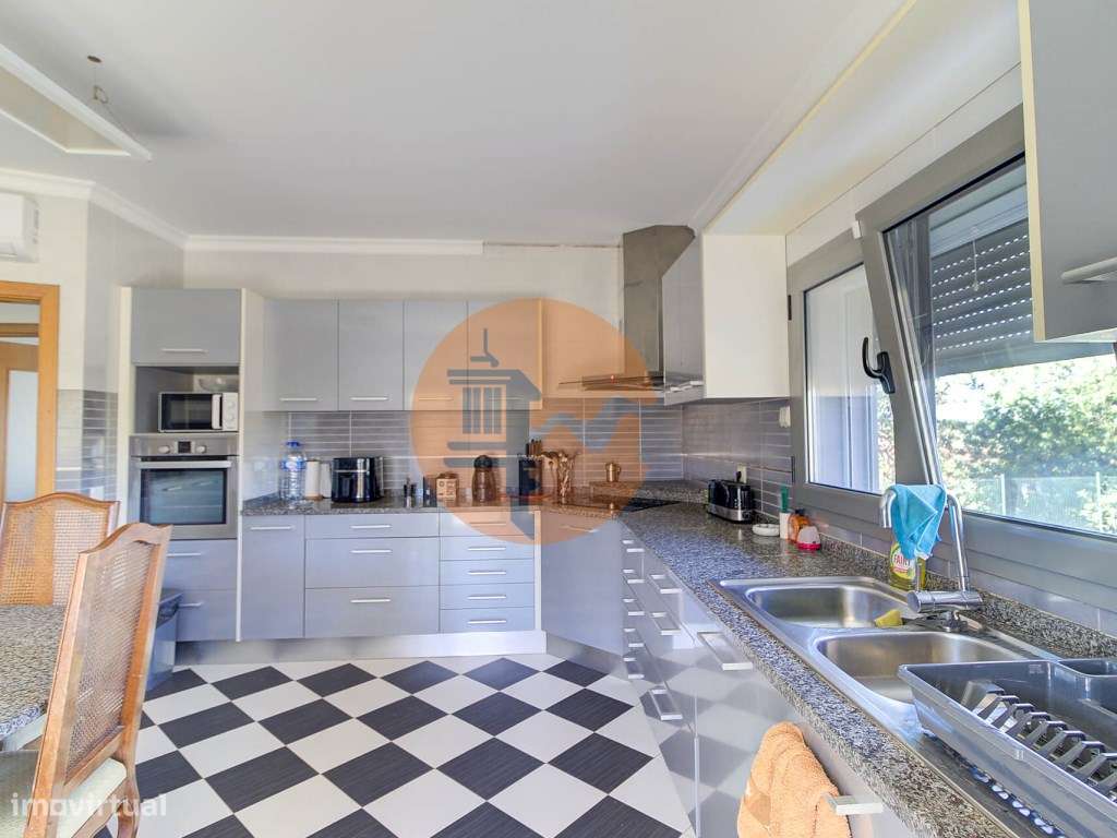 Moradia Unifamiliar Bernardas, AlturaV4 com 2 Pisos . Garagem. Terr... - Grande imagem: 3/47