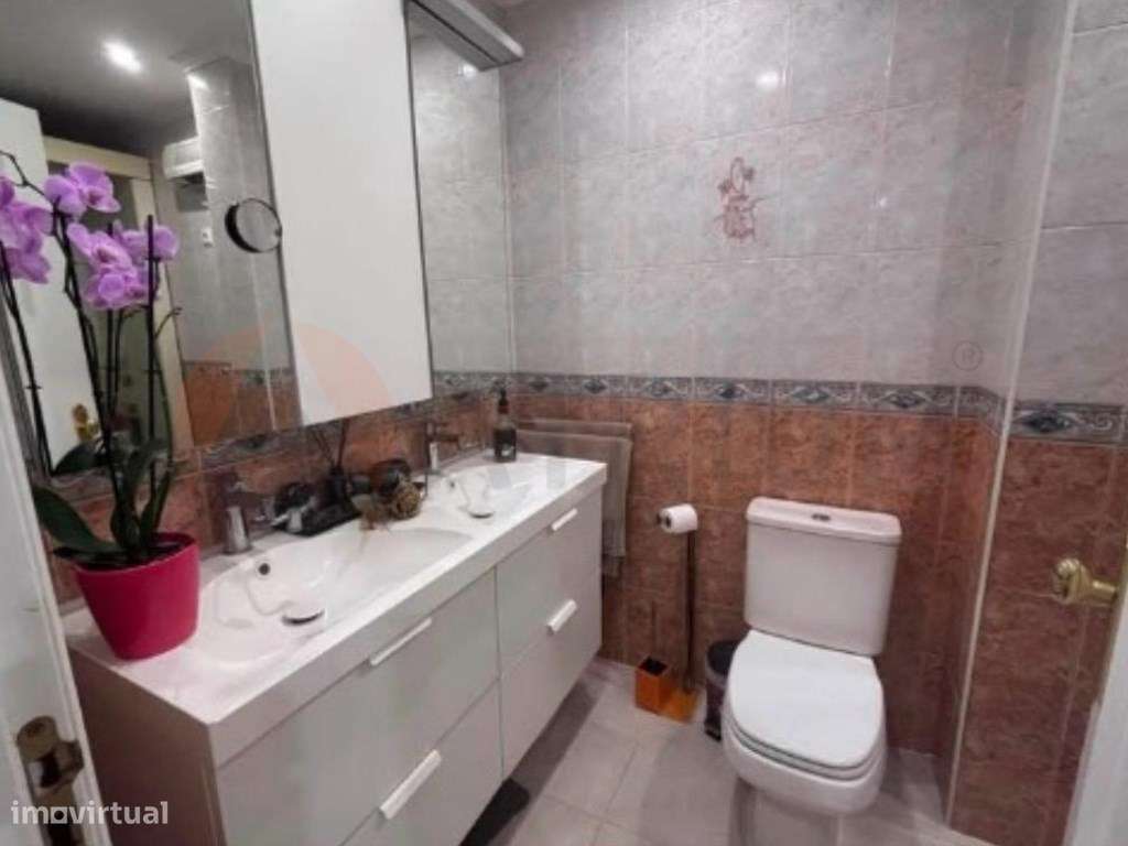 T3 Totalmente Remodelado no Montijo com Quintal e Anexo T0-9