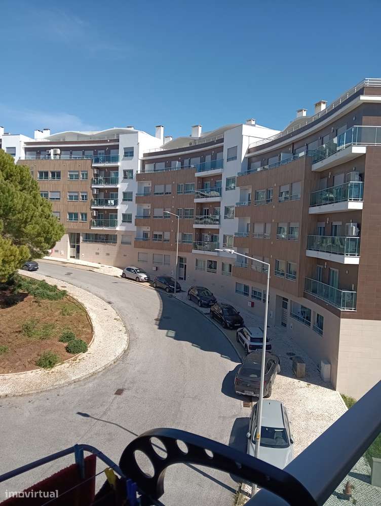 Apartamento T2 Novo com Varanda e Garagem-5