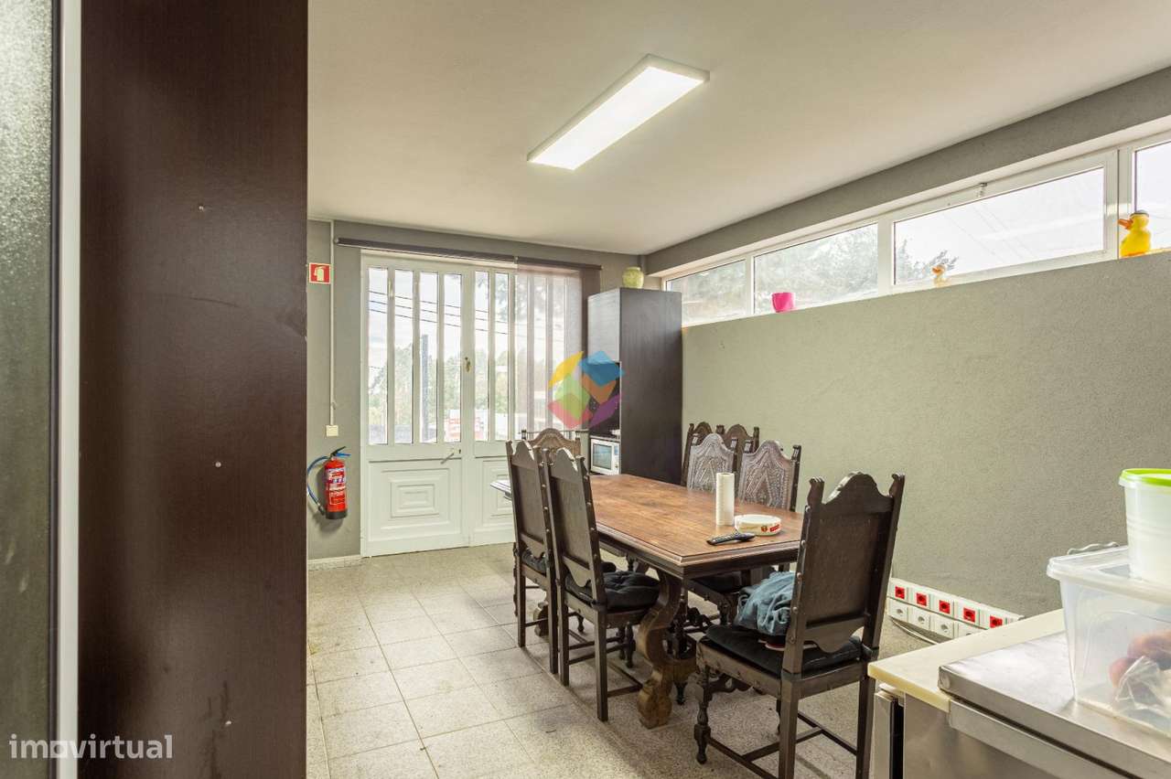 Armazém na Zona Industrial de São João de Vêr - Grande imagem: 5/29