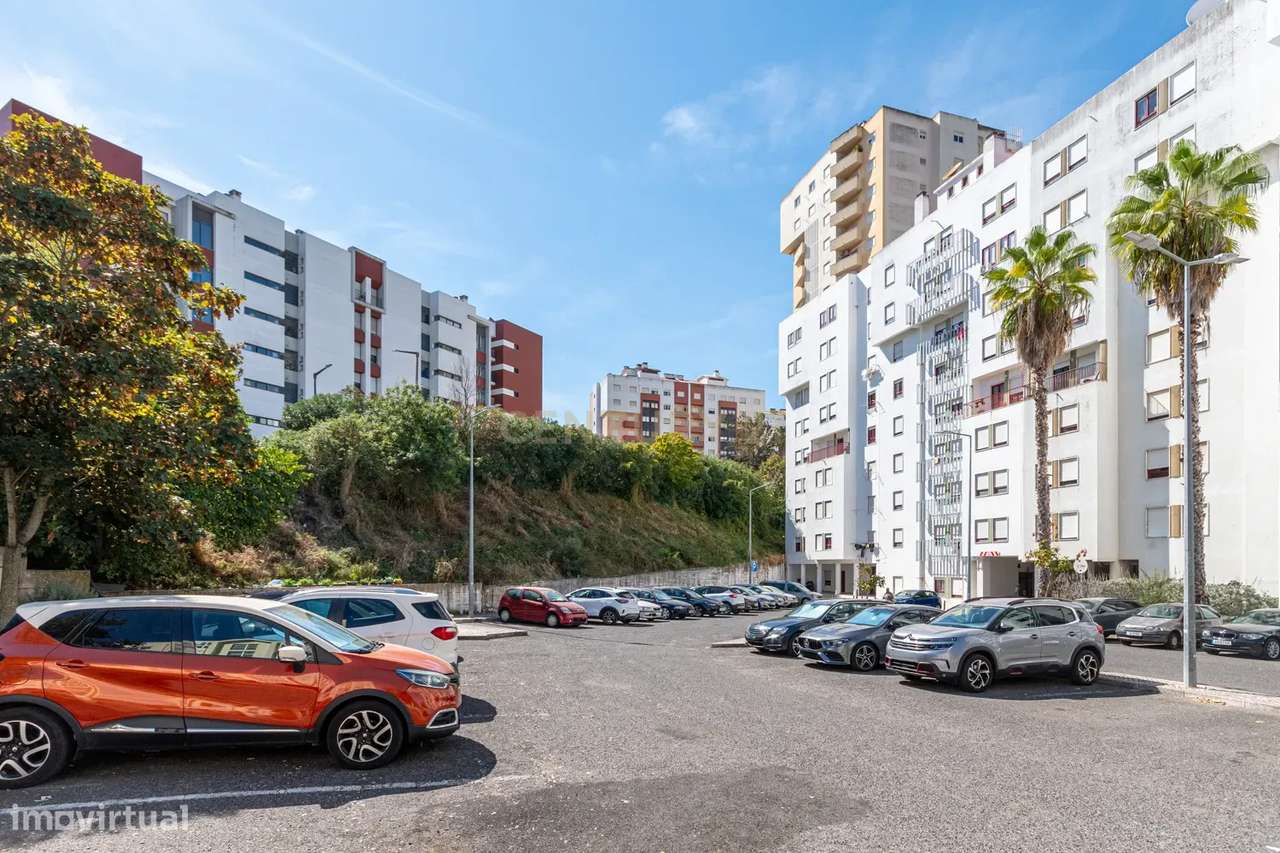 Excelente apartamento T2, com 2 elevadores em Loures.-25