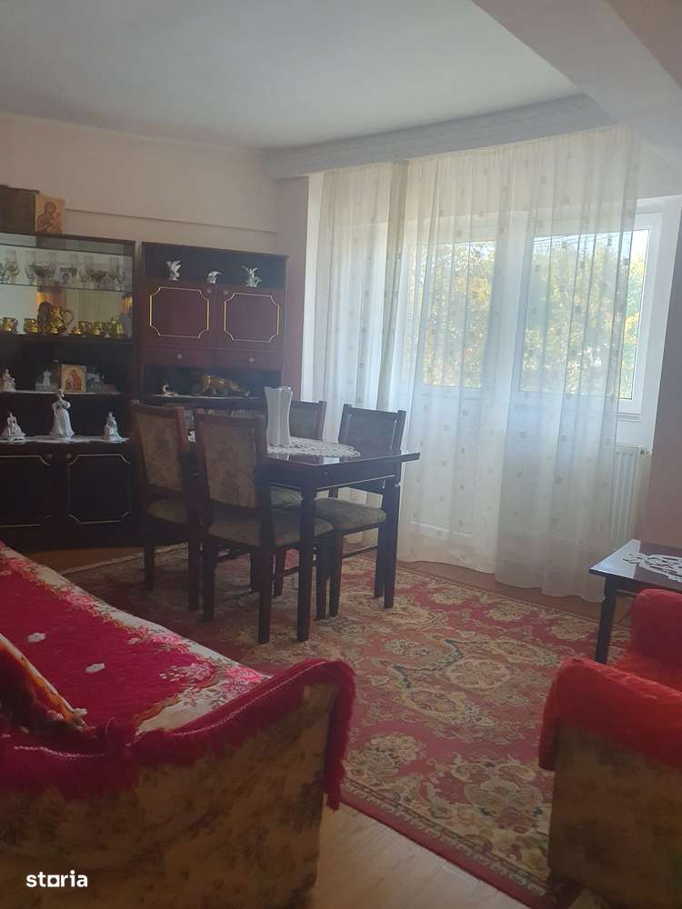 Apartament 4 camere zona Bucovina , decomandat-3
