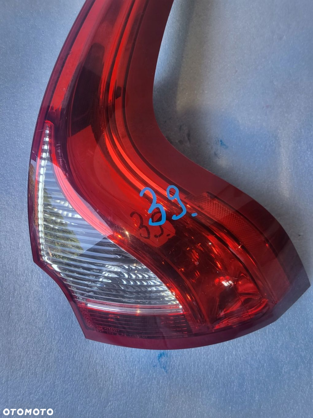 VOLVO XC60 LAMPA PRAWA TYŁ TYLNA 31323035 - 3