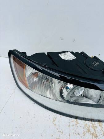 LAMPA PRAWA REFLEKTOR PRAWY VOLVO S40 V50 LIFT ZWYKŁA SOCZEWKA DEMONTAŻ EU - 4