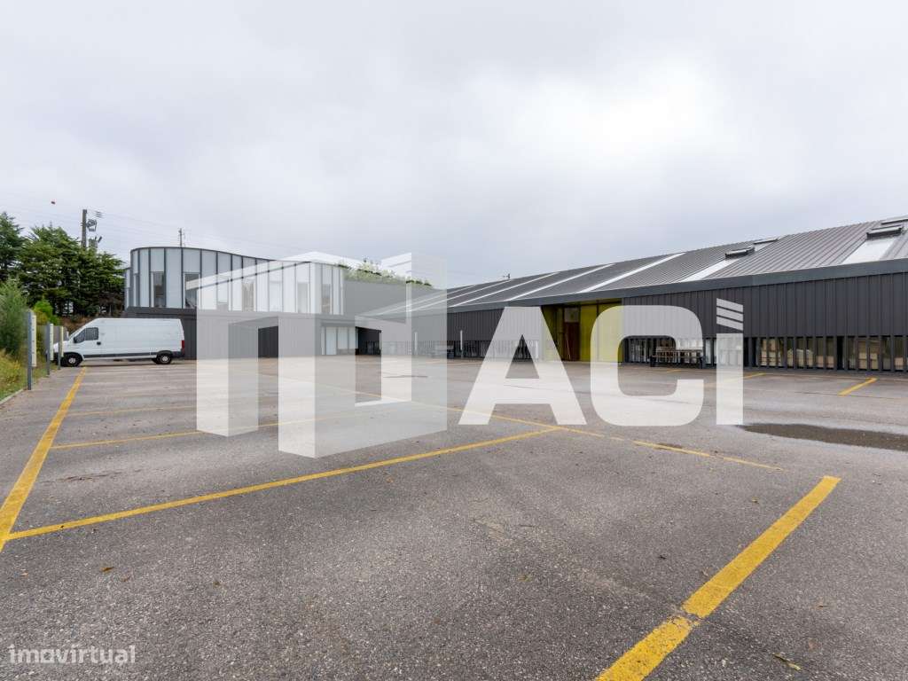 Armazém e Espaço Industrial de Excelência - 3 Pisos | Terreno de 5....-36
