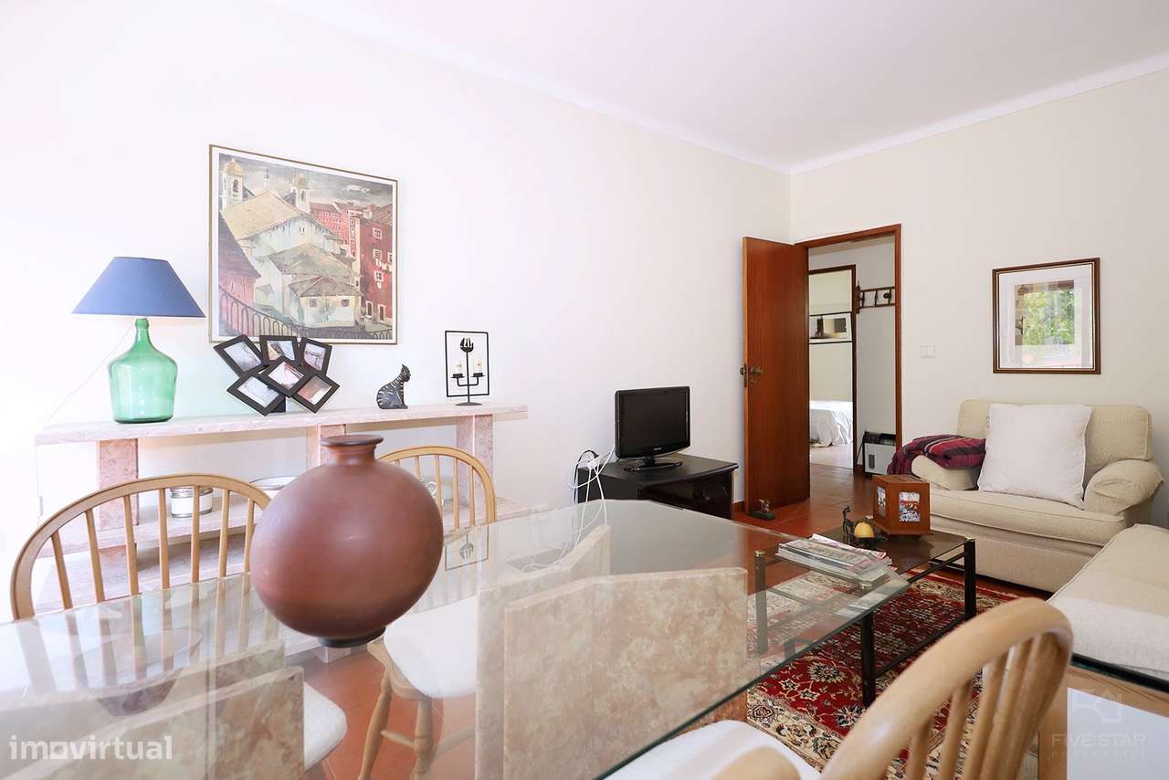 T2 - Apartamento com Varanda - Alapraia – Estoril-8