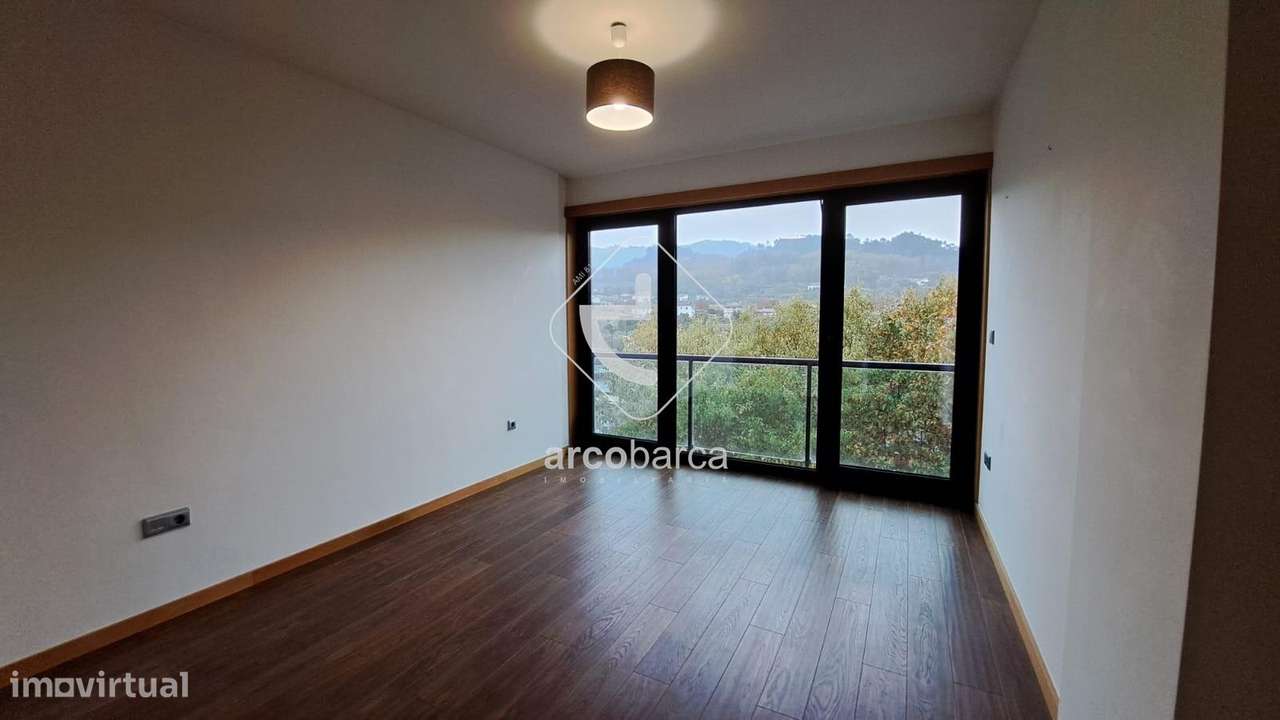 Apartamento T1  com vista rio- Ar condicionado - garagem fechada- Arco - Grande imagem: 5/14