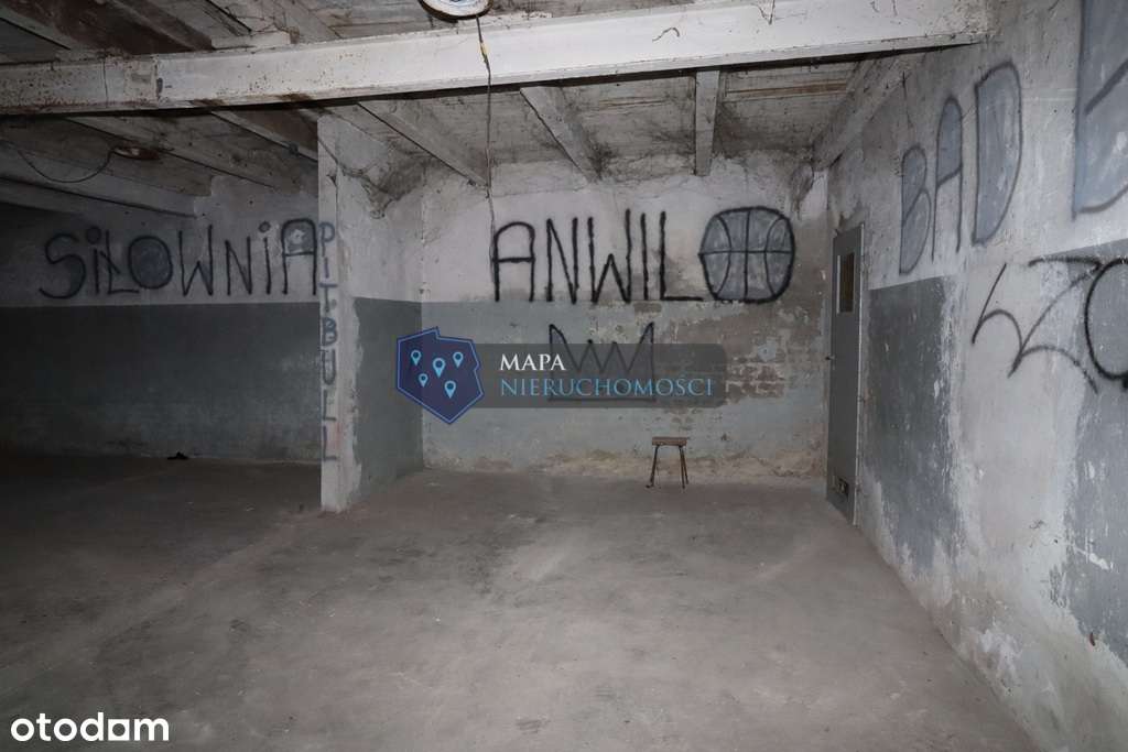 Piętrowy budynek do remontu w Centrum-4