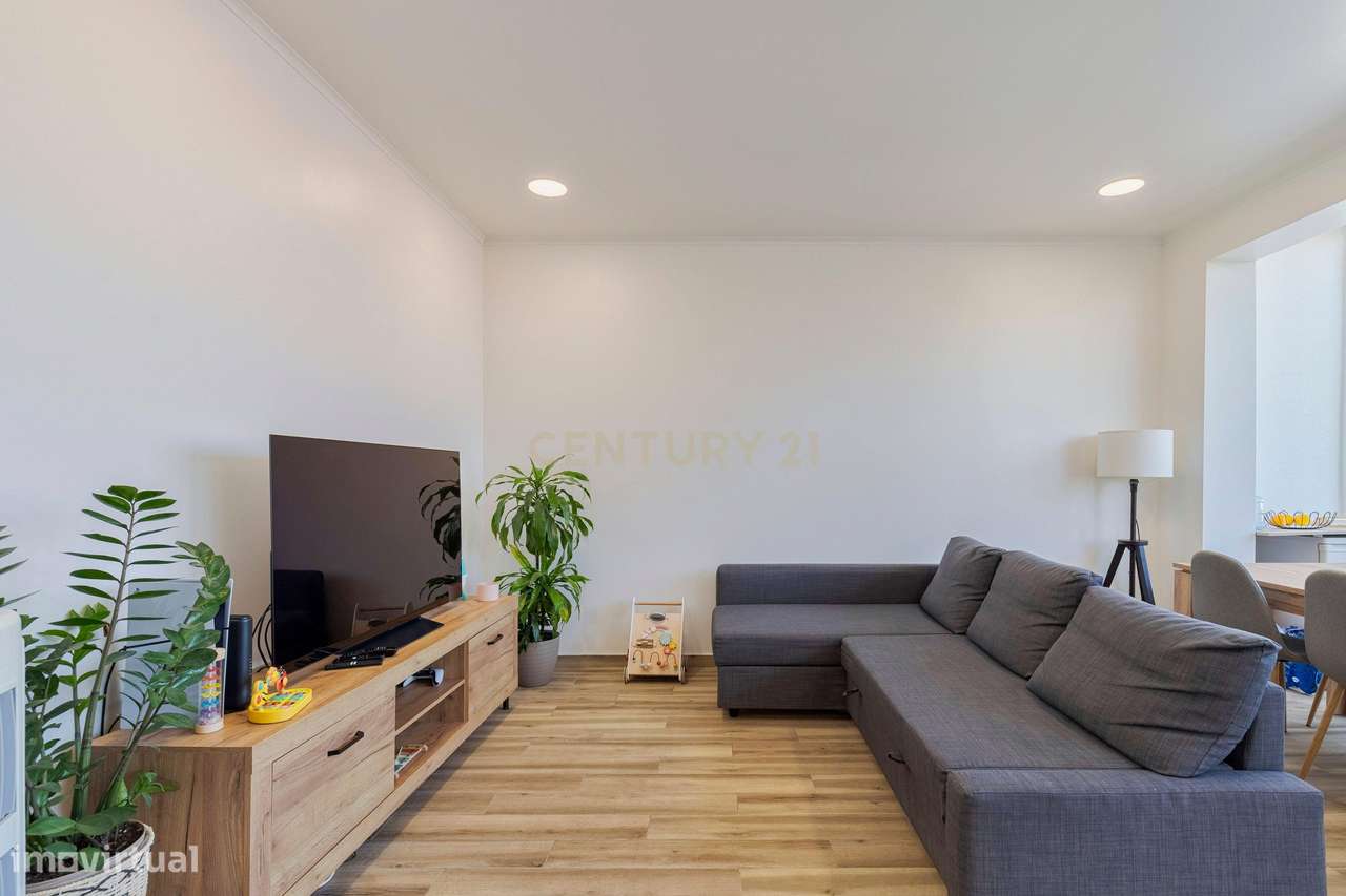 Apartamento T3 com varanda  no Feijó-10