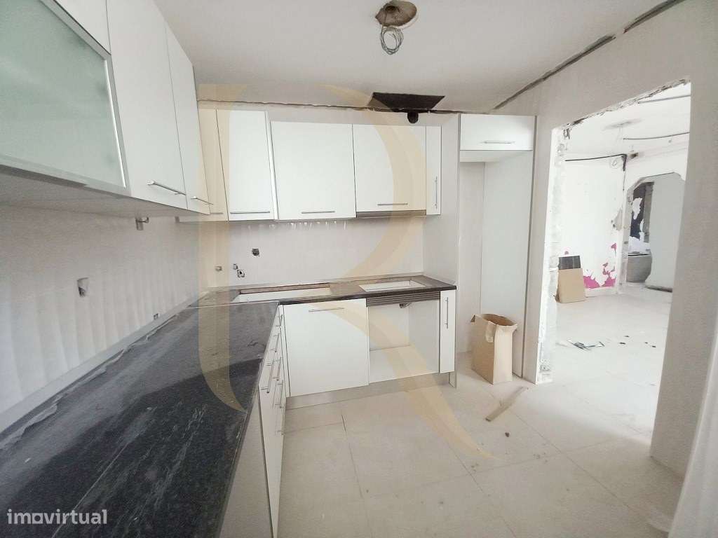 Apartamento T4 Totalmente Remodelado - MONTIJO - Grande imagem: 3/14