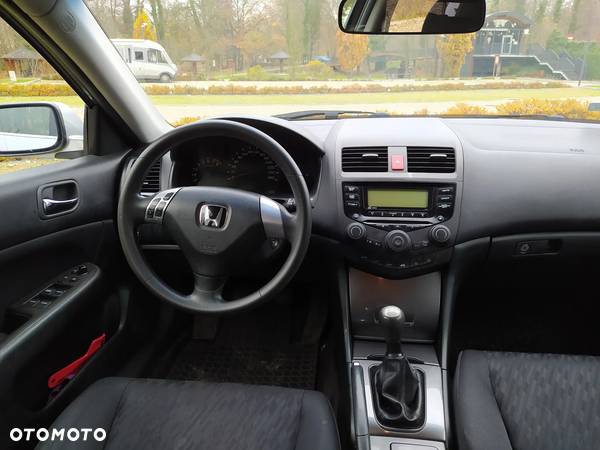 Honda Accord 2.0 Executive - 15