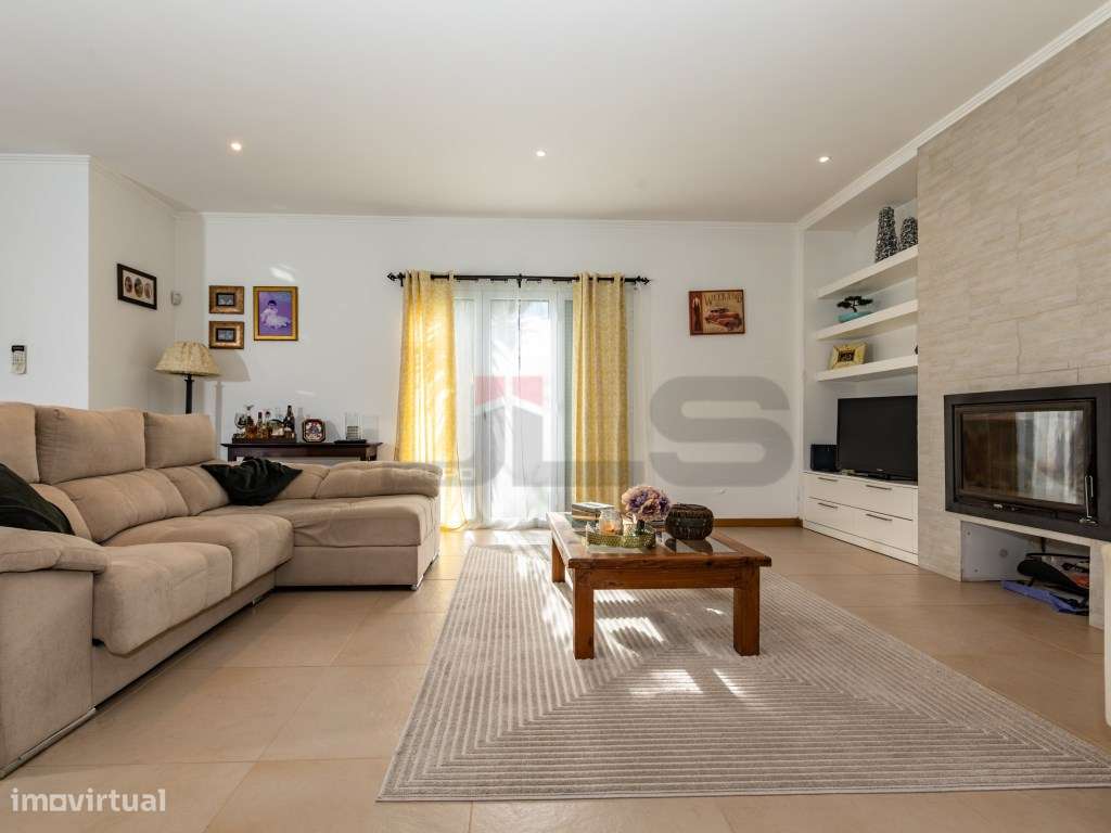 Moradia V4 Isolada com 3 Suites - São Vicente Ferreira, Ponta Delga...-9