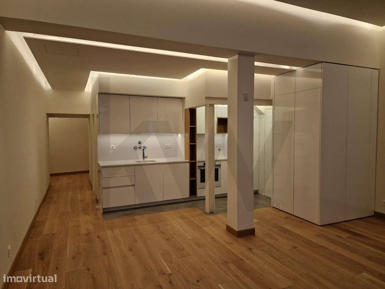 Apartamento T0 de áreas generosas em Venda no Largo do Chanceler, Alfa - Grande imagem: 5/46