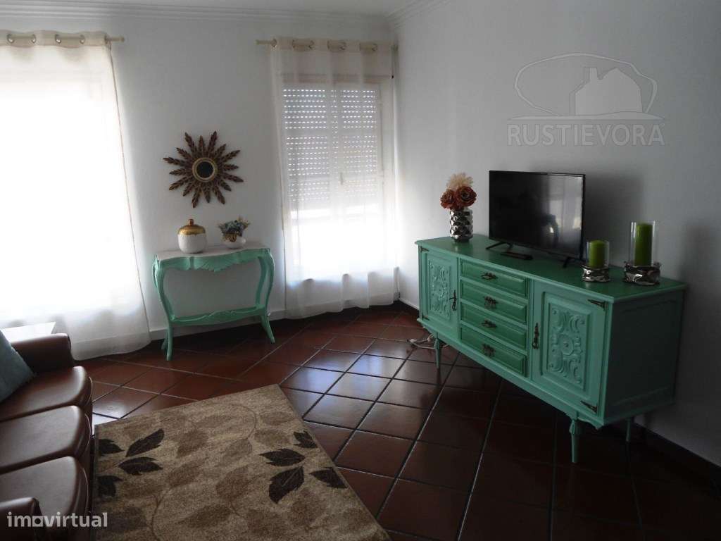 Apartamento de 1º andar, composto por duas assoalhadas ( T1 ). Tota... - Grande imagem: 5/28