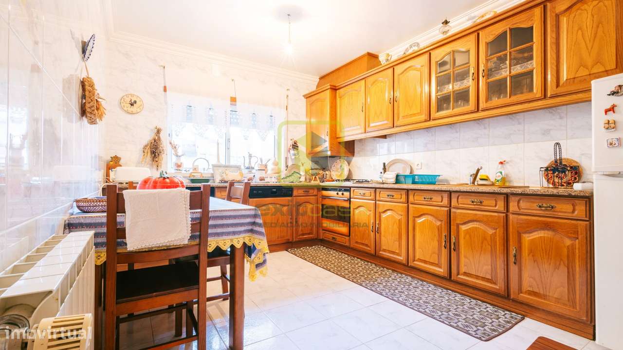 Moradia T3 Geminada-8