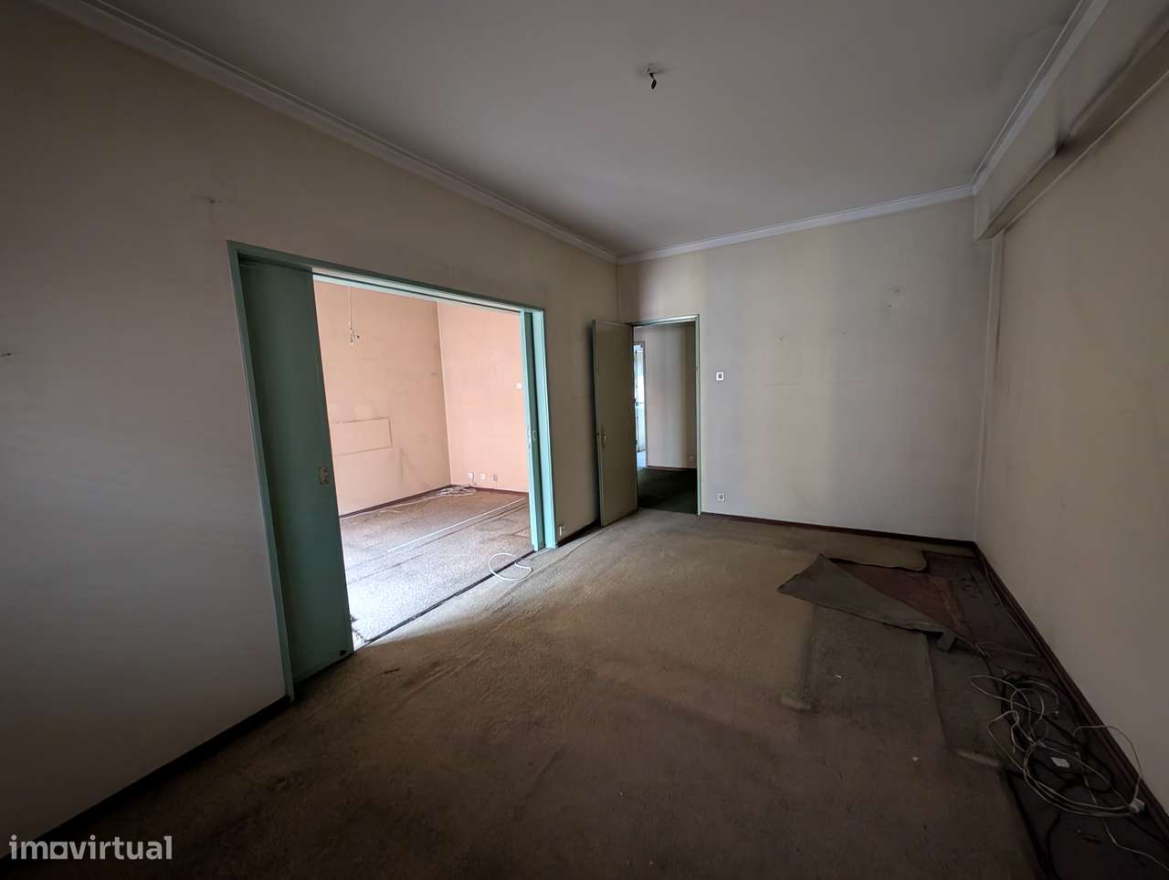 T3 Rua Lusiadas Para Remodelar-19