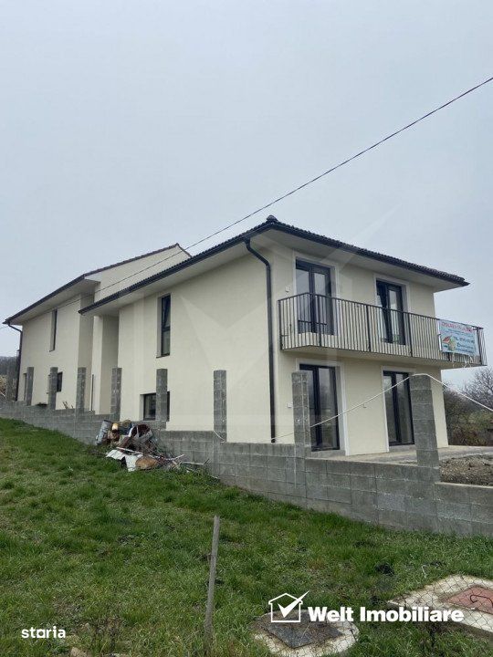Casa tip duplex, situata in Chinteni