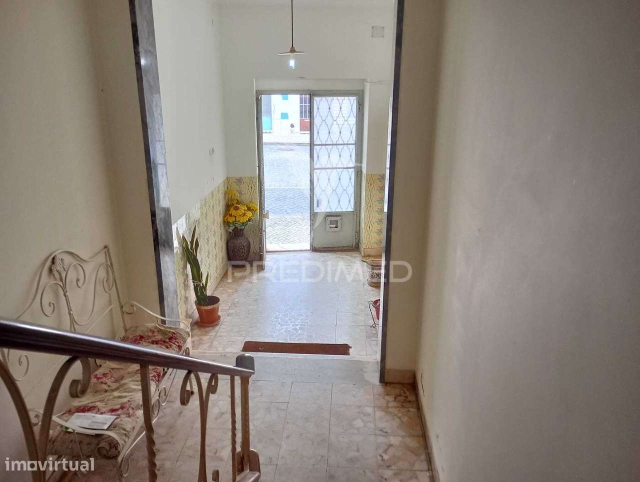 Prédio composto de uma loja e 2 apartamentos - Grande imagem: 3/40