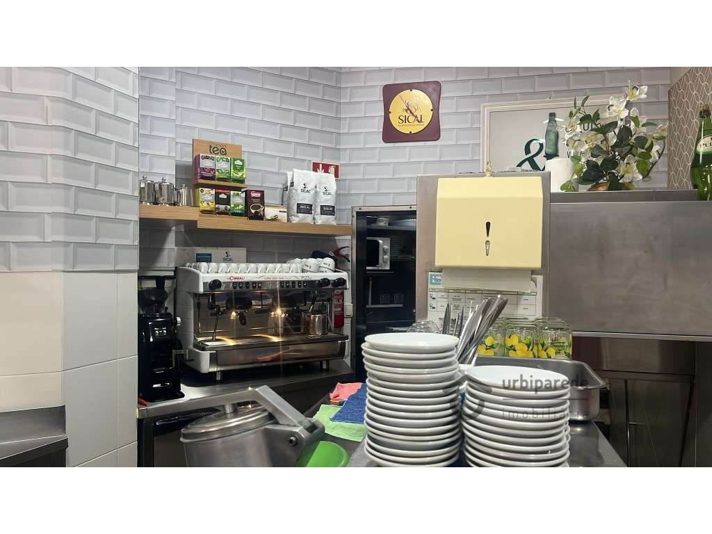 Restaurante com ótima esplanada, no centro Lisboa-18