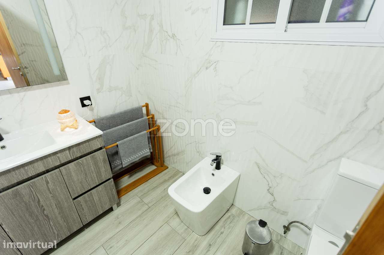 Moradia T6+1 com Terraço, Vista Mar e Ruína – Santa Bárbara-18