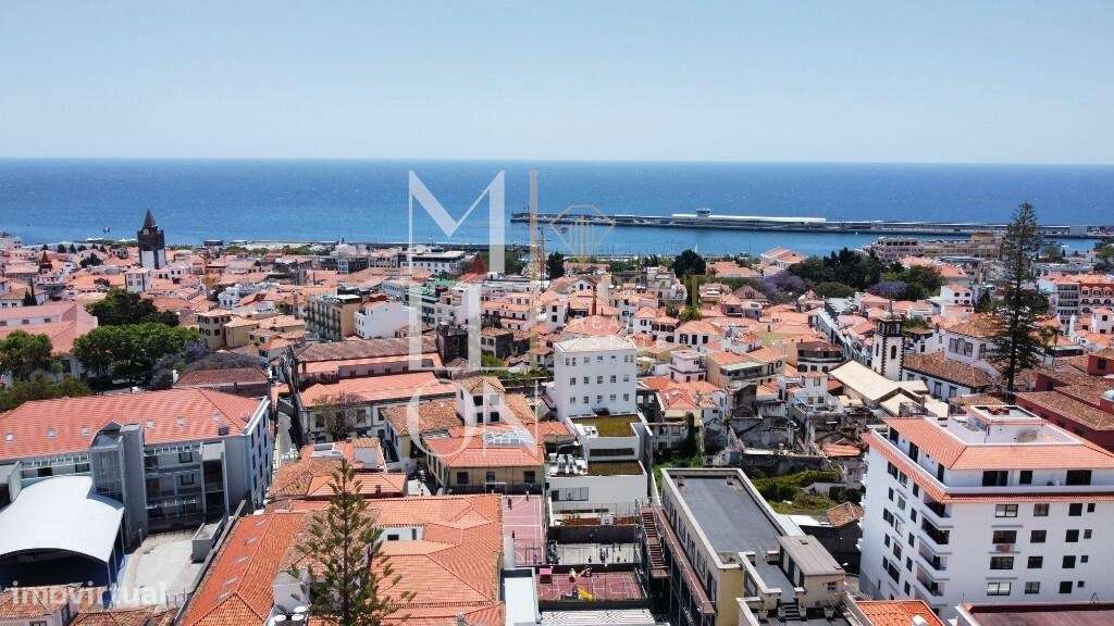 Predio Historico No Funchal Antiga Escola Das Merces