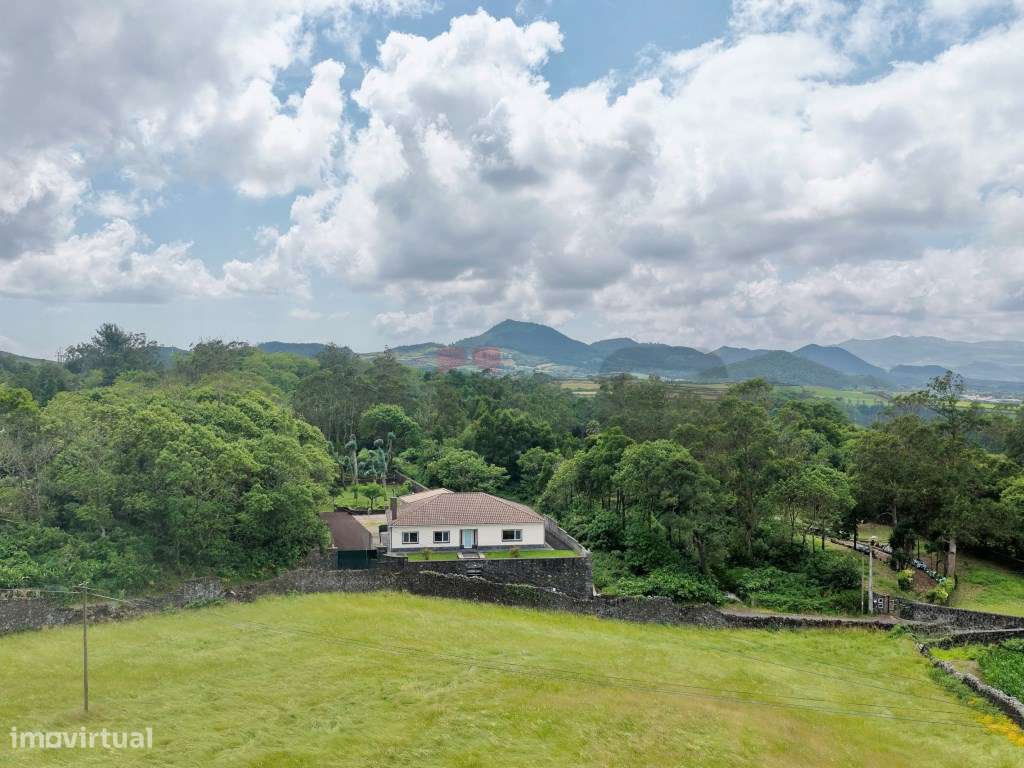 Moradia T3 Contemporânea com Grande Jardim em Rabo de Peixe , São M...-52