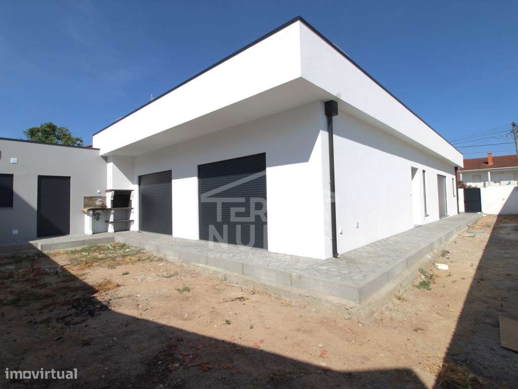 MORADIA ISOLADA V3 - REDONDOS / FERNÃO FERRO-26