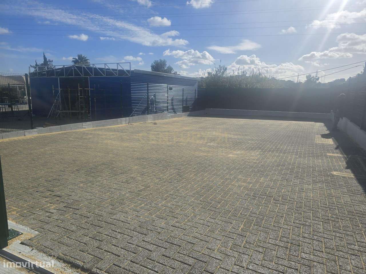 Cedência Espaço de terreno com uma área útil de 330 m²  em Almada  c - Grande imagem: 4/10