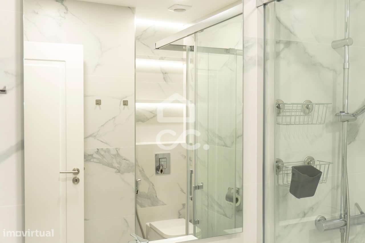 Apartamento T2  Renovado Alfornelos/ Metro-15