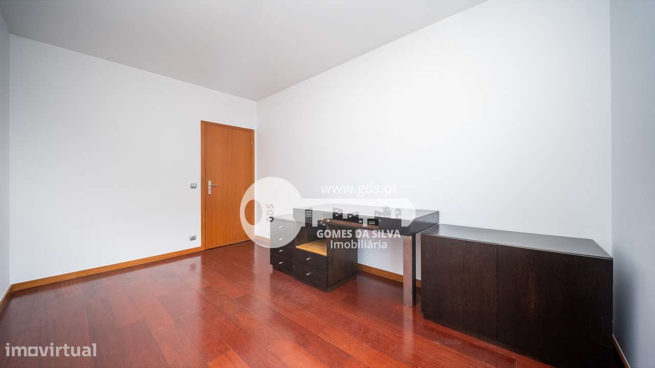 Apartamento T3 com Garagem – Rua José António Cruz, Braga (S. Vítor)-32