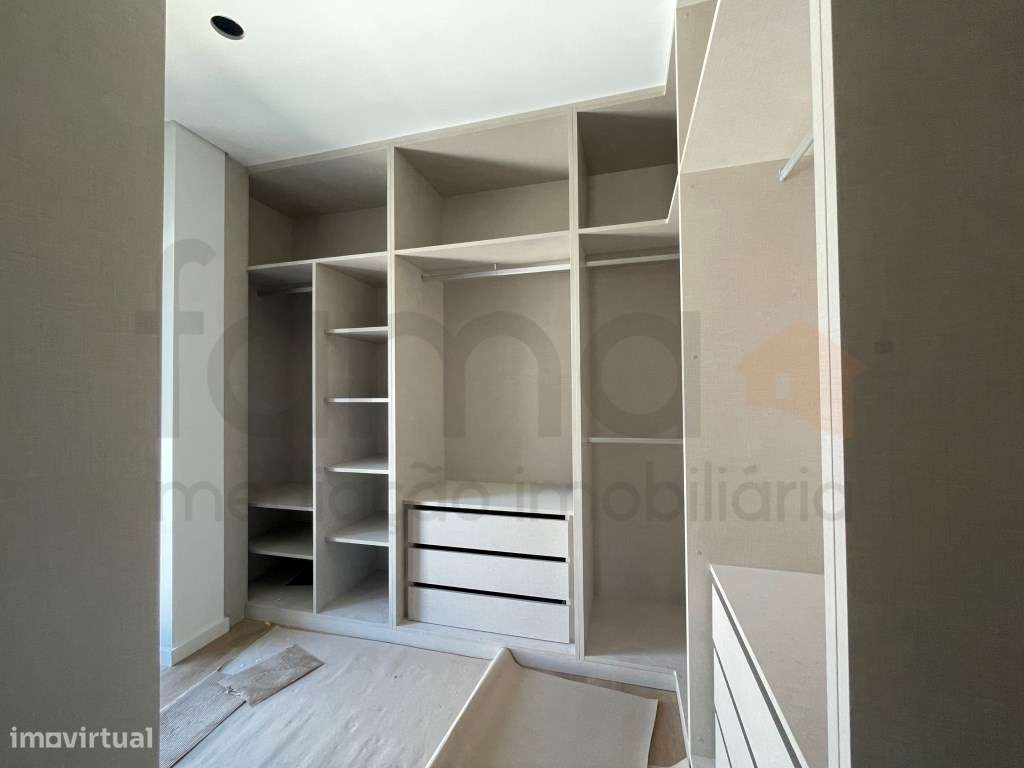 Moradia T3 com jardim e piscina em zona residencial tranquila-34